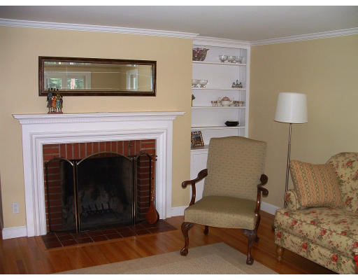 285 Main Street Wayland, MA 01778 - Photo 8 of 12 Gallery Image 8