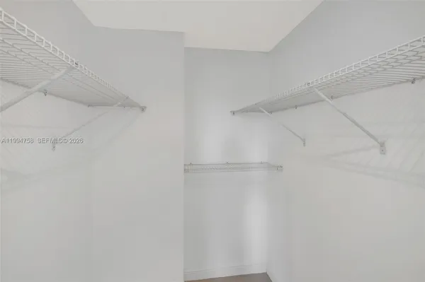 $5,250 | 2333 Brickell Avenue, Unit 305, Miami, FL 33129