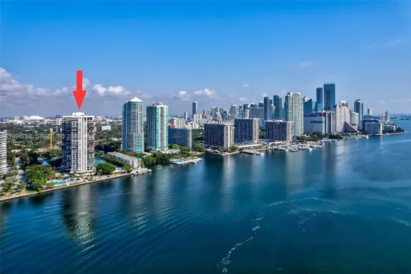 $5,250 | 2333 Brickell Avenue, Unit 305, Miami, FL 33129