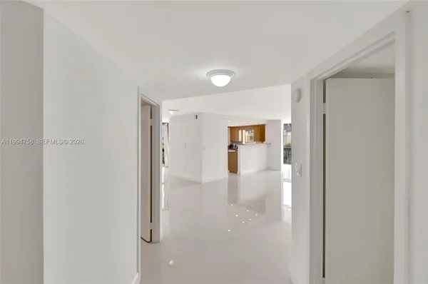 $5,250 | 2333 Brickell Avenue, Unit 305, Miami, FL 33129