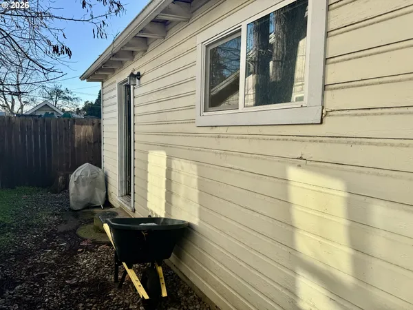 $275,000 | 506 West Clark Street, Medford, OR 97501