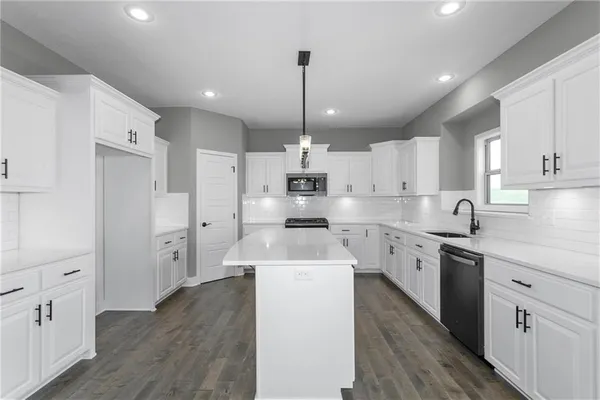 $552,790 | 11031 North Bristol Avenue, Kansas City, MO 64156