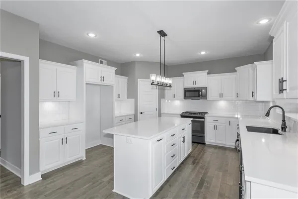 $552,790 | 11031 North Bristol Avenue, Kansas City, MO 64156