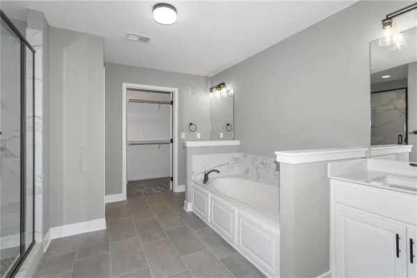 $552,790 | 11031 North Bristol Avenue, Kansas City, MO 64156
