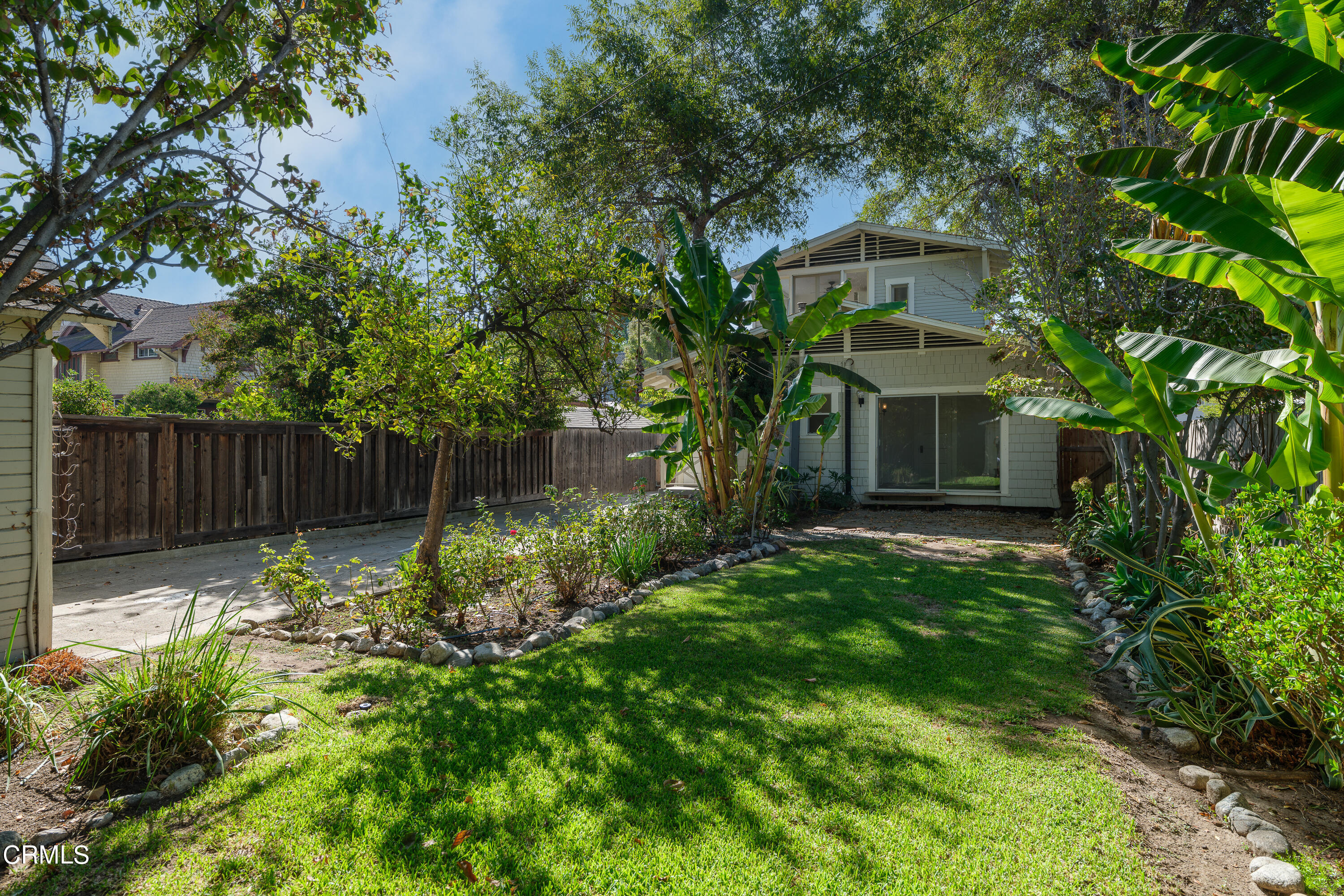 489 Miles Street Pasadena, CA 91106 - Photo 41 of 46 a front view of a house with garden