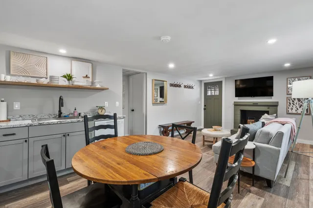 $2,199 | 31 Water Street, Unit 3, Bradford, NH 03221