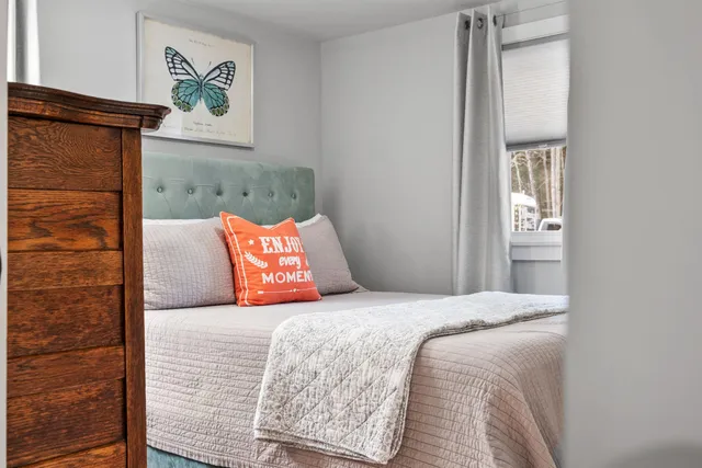 $2,199 | 31 Water Street, Unit 3, Bradford, NH 03221