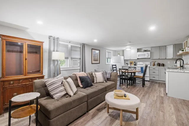 $2,199 | 31 Water Street, Unit 3, Bradford, NH 03221