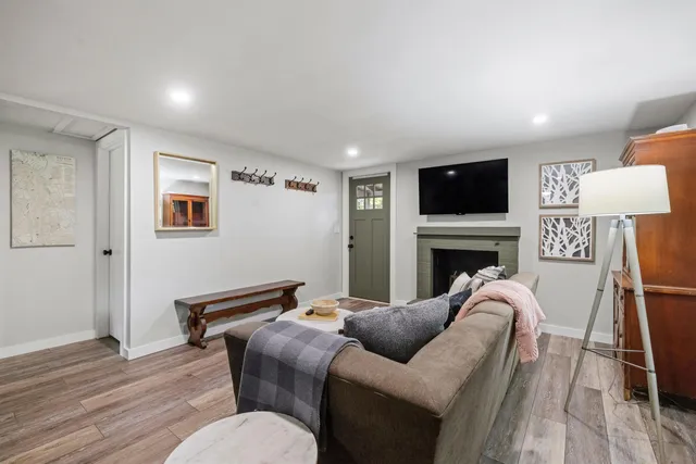 $2,199 | 31 Water Street, Unit 3, Bradford, NH 03221