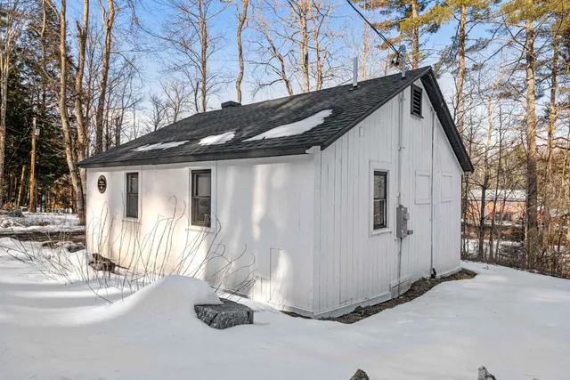 $2,199 | 31 Water Street, Unit 3, Bradford, NH 03221