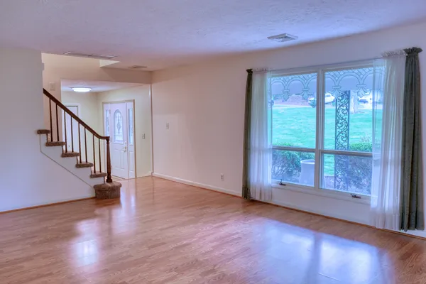 $264,999 | 261 High Forest Drive, Carbondale, IL 62903