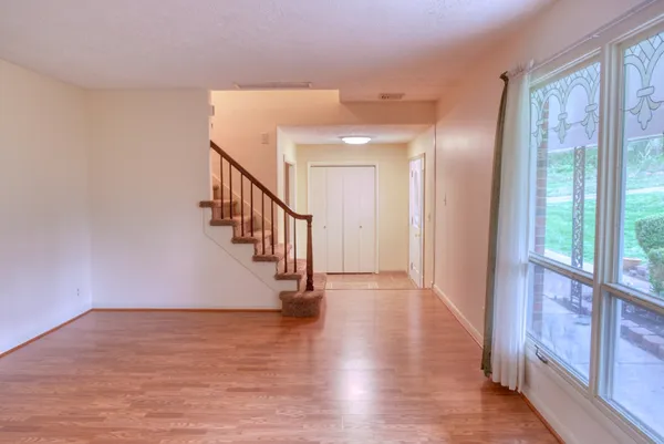 $264,999 | 261 High Forest Drive, Carbondale, IL 62903