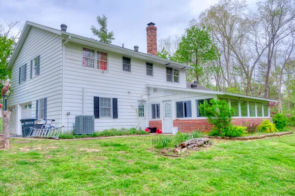 $259,999 | 261 High Forest Drive, Carbondale, IL 62903