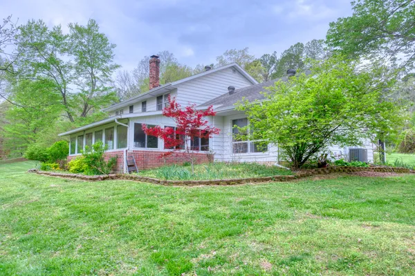 $264,999 | 261 High Forest Drive, Carbondale, IL 62903