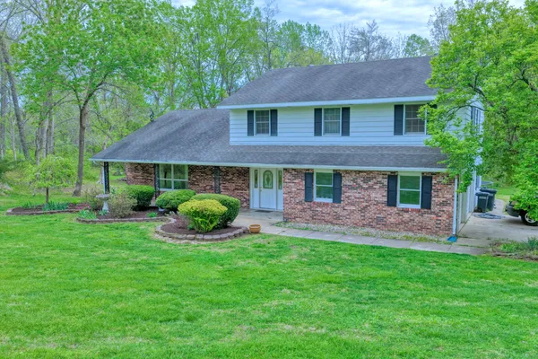 $264,999 | 261 High Forest Drive, Carbondale, IL 62903