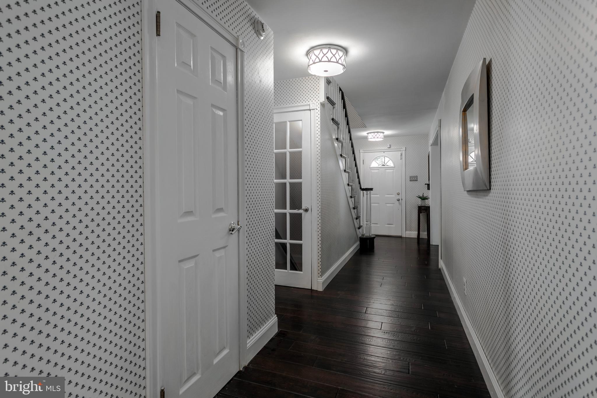 903 Hollow Road Wayne, PA 19087 - Photo 13 of 47 Welcoming Front Hallway