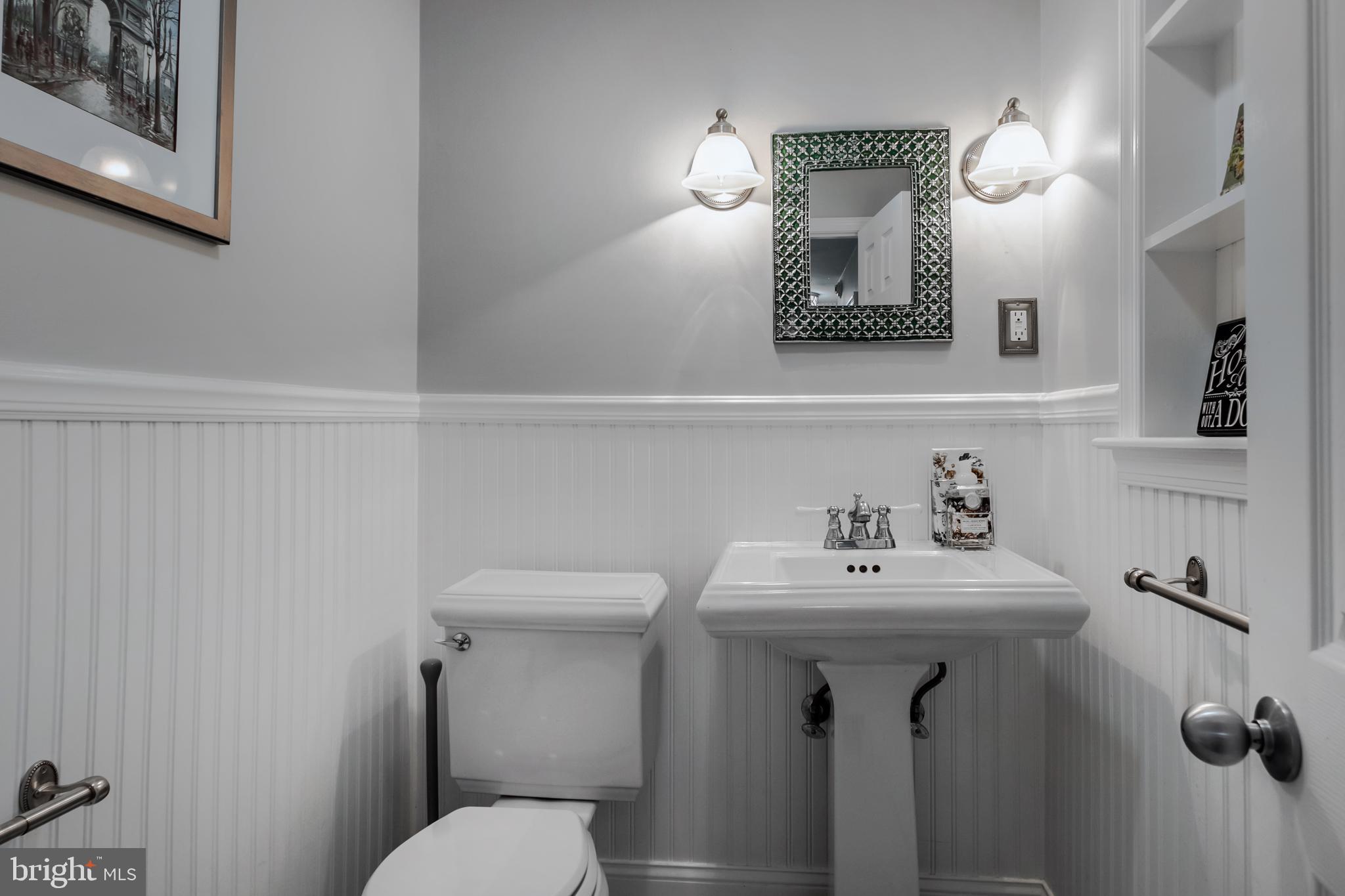 903 Hollow Road Wayne, PA 19087 - Photo 27 of 47 Powder Room