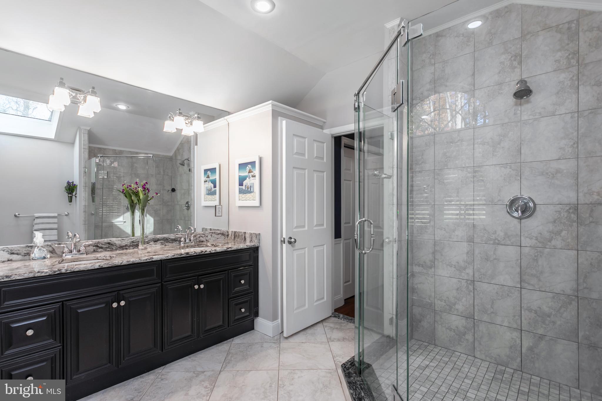 903 Hollow Road Wayne, PA 19087 - Photo 33 of 47 Primary En Suite Bathroom