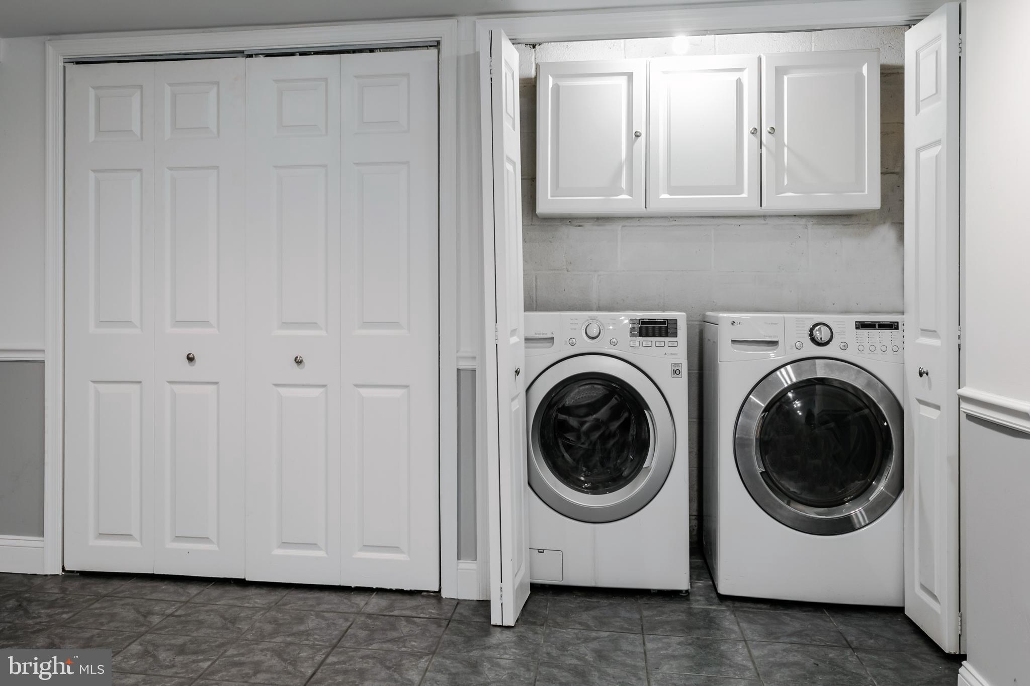 903 Hollow Road Wayne, PA 19087 - Photo 41 of 47 Full Size Washer and Dryer