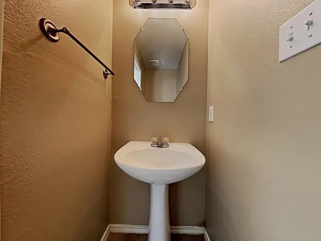 $1,825 | 503 Pine Cluster Court, Conroe, TX 77301