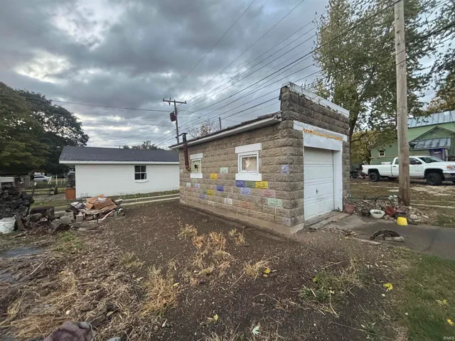 $75,000 | 208 South Portland Street, Ridgeville, IN 47380