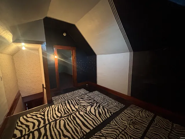 $89,900 | 208 South Portland Street, Ridgeville, IN 47380