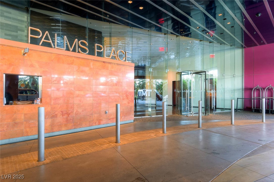 4381 West Flamingo Road, Unit 2220 Las Vegas, NV 89103 - Photo 17 of 27 Valet area