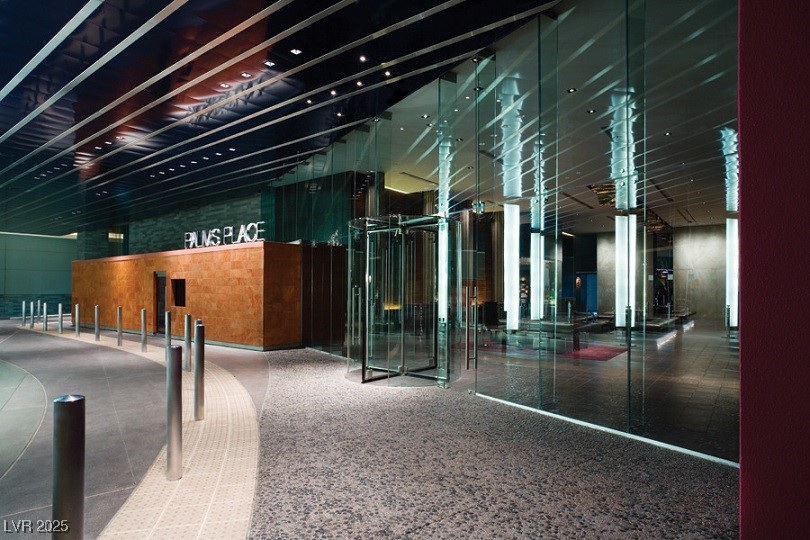 4381 West Flamingo Road, Unit 2220 Las Vegas, NV 89103 - Photo 18 of 27 Valet area