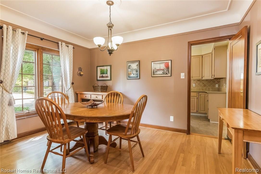 903 Fisher Road Grosse Pointe, MI 48230 - Photo 6 of 38 006-Dining_Room-2942513-medium.jpg