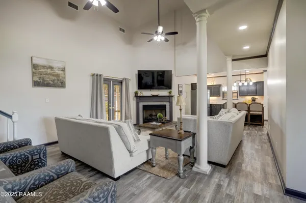$359,900 | 1100 Maryview Farm Road, Lafayette, LA 70507