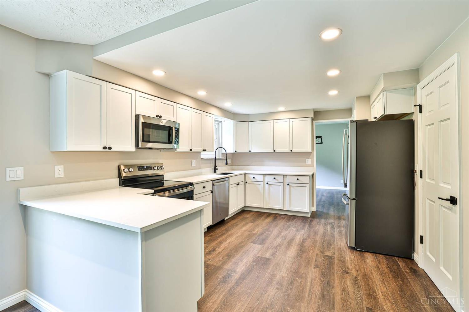6037 Dunlap Road Cincinnati, OH 45252 - Photo 18 of 50 Gallery Image 18