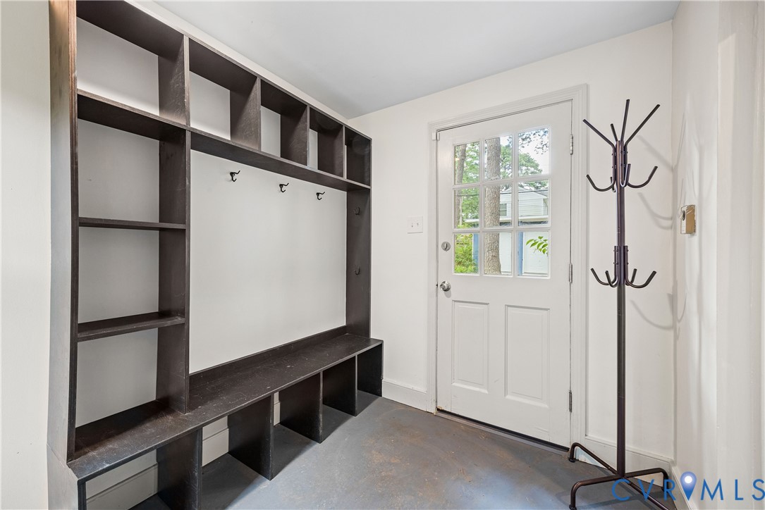 901 Bevridge Road Richmond, VA 23226 - Photo 29 of 43 a view of an entryway