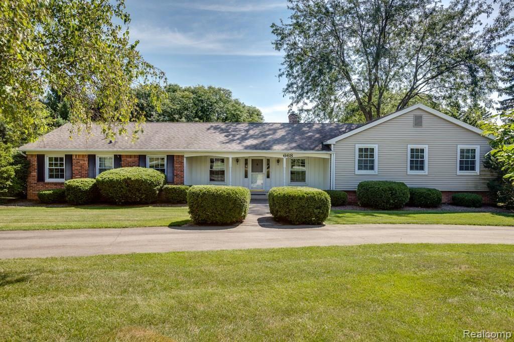 668 Burns Road Milford, MI 48381 - Photo 1 of 24 TP-20150906-0248-ENF-Reduced.jpg