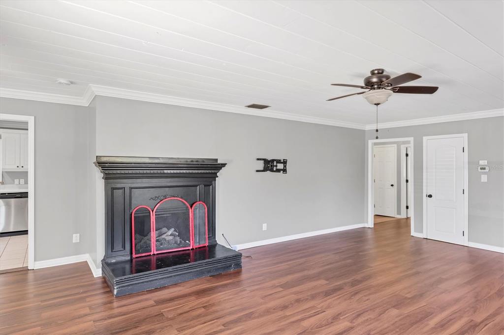 1017 Gary Avenue Ellenton, FL 34222 - Photo 11 of 41