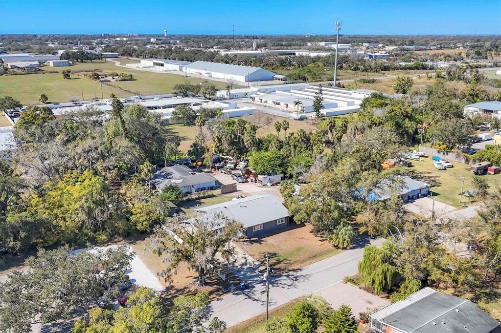 1017 Gary Avenue Ellenton, FL 34222 - Photo 4 of 41