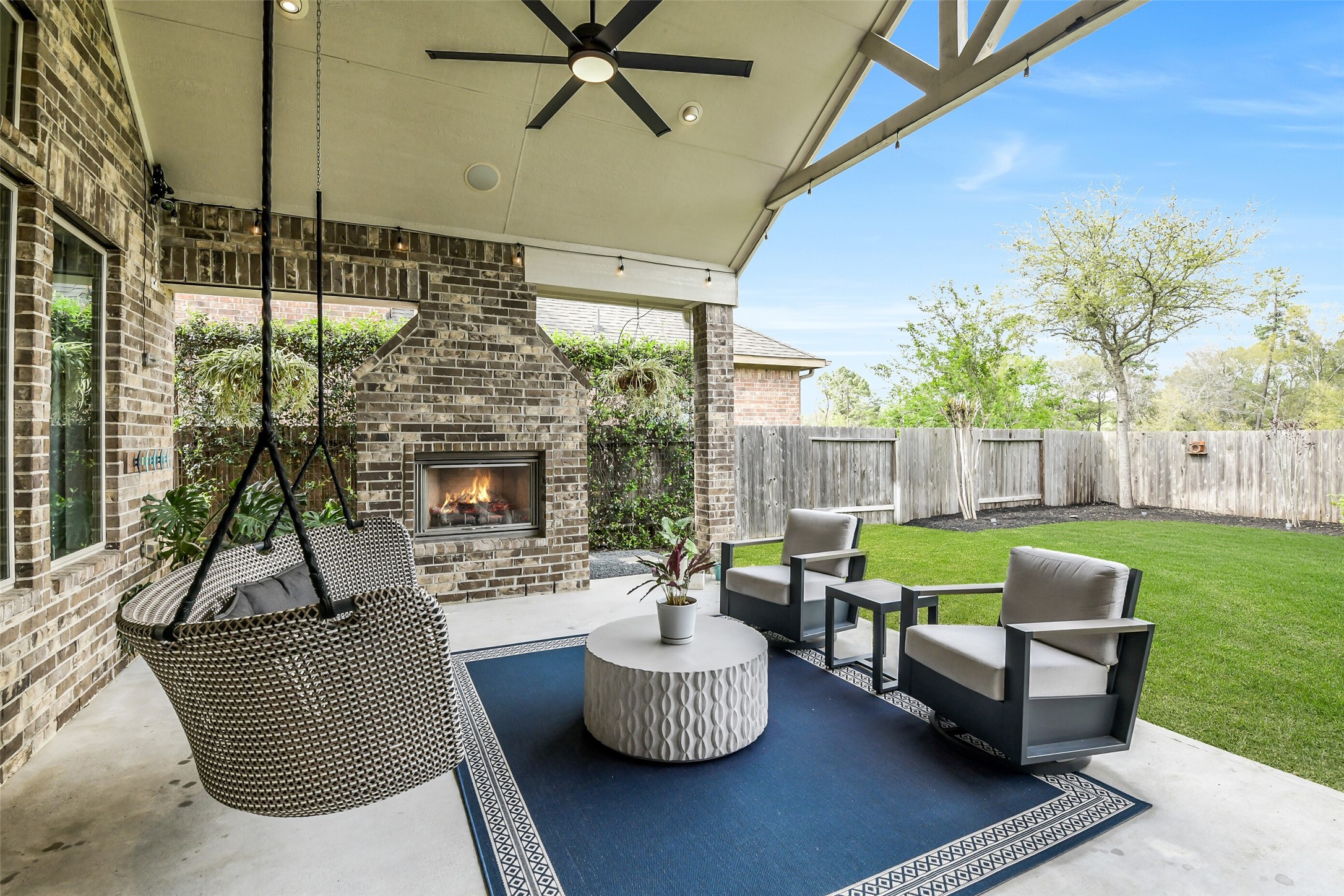 2430 Barclay Lake Lane Spring, TX 77388 - Photo 4 of 50 a living room with furniture and a fireplace