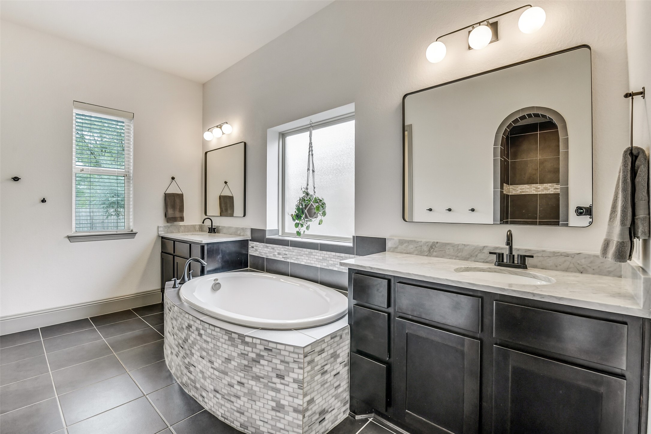 2430 Barclay Lake Lane Spring, TX 77388 - Photo 42 of 50 a bathroom with a sink and a mirror