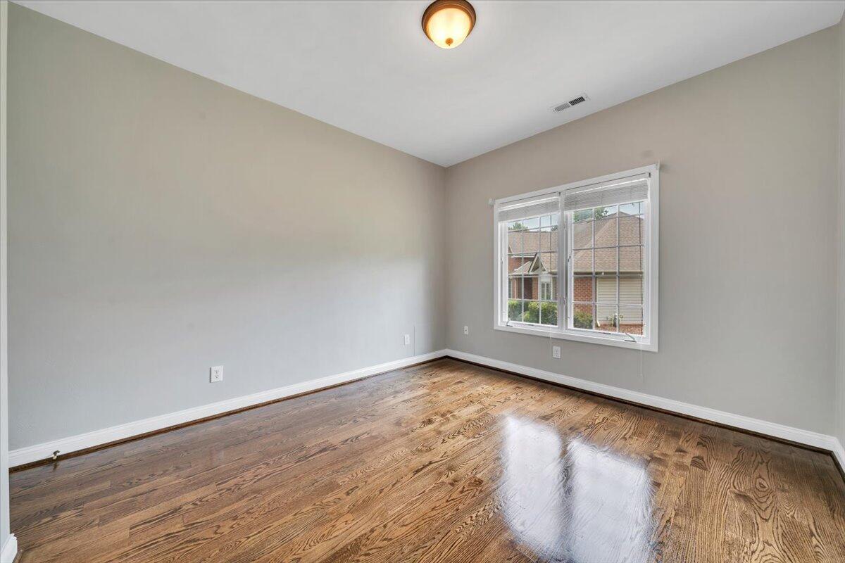2512 Oak Ridge Lane Salem, VA 24153 - Photo 35 of 49 37-MIB03104