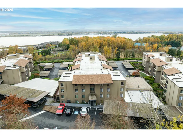 $269,900 | 5575 East Evergreen Boulevard, Unit 4103, Vancouver, WA 98661