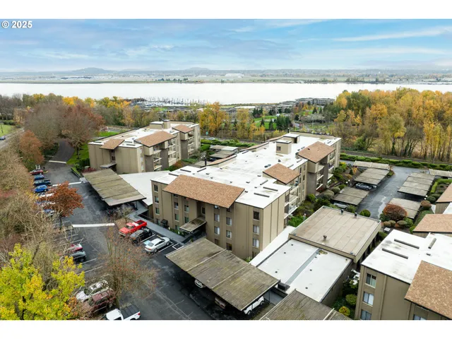 $269,900 | 5575 East Evergreen Boulevard, Unit 4103, Vancouver, WA 98661