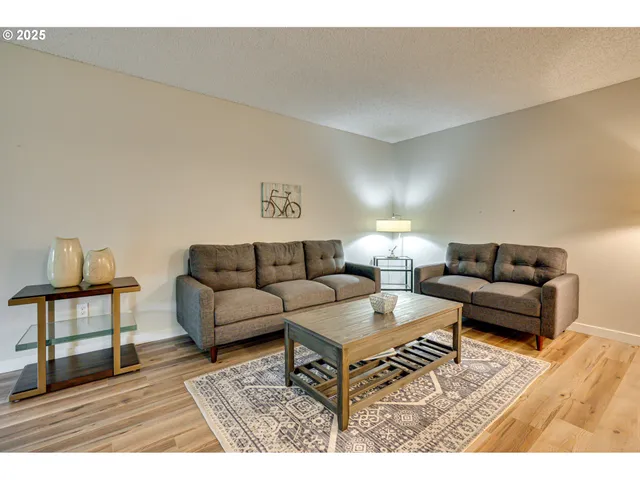$269,900 | 5575 East Evergreen Boulevard, Unit 4103, Vancouver, WA 98661