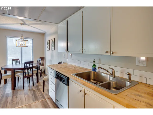 $269,900 | 5575 East Evergreen Boulevard, Unit 4103, Vancouver, WA 98661