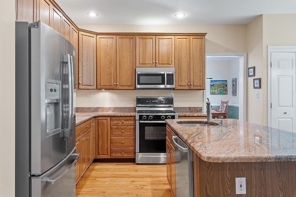 6 Emery Road, Unit 6 Bedford, MA 01730 - Photo 8 of 33 Gallery Image 8