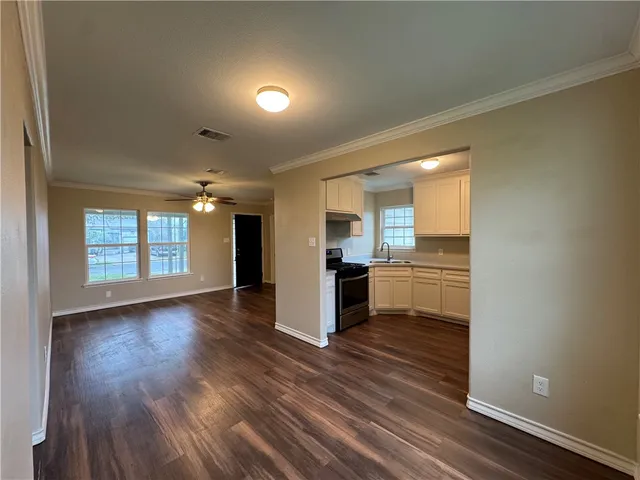 $1,400 | 4722 Queen Drive, Corpus Christi, TX 78415