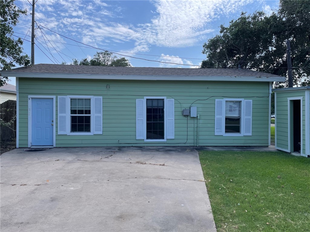 4042 Loop 1781 Rockport, TX 78382 - Photo 30 of 33 front view of a house with yard