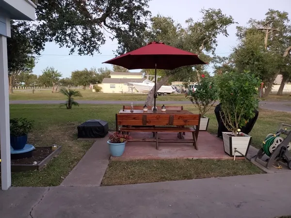 $795,000 | 4042 Loop 1781, Rockport, TX 78382