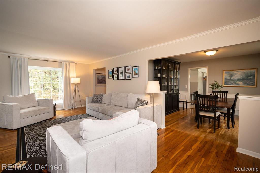 674 Campus Road Rochester Hills, MI 48309 - Photo 7 of 48