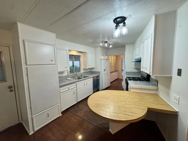 $99,700 | 2706 West Ashlan, Unit 223, Fresno, CA 93705