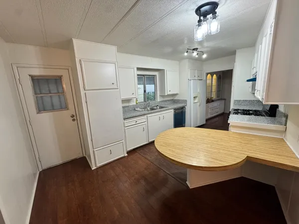$99,700 | 2706 West Ashlan, Unit 223, Fresno, CA 93705