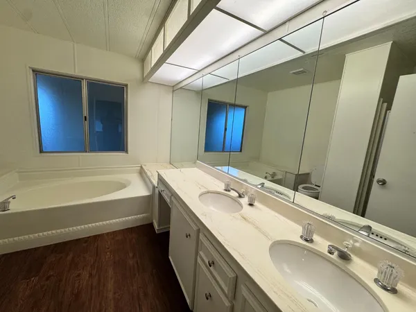 $99,700 | 2706 West Ashlan, Unit 223, Fresno, CA 93705